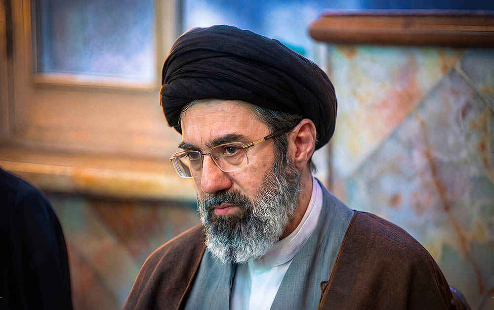 آیت الله سید مجتبی خامنه ای رهبر ایران شد